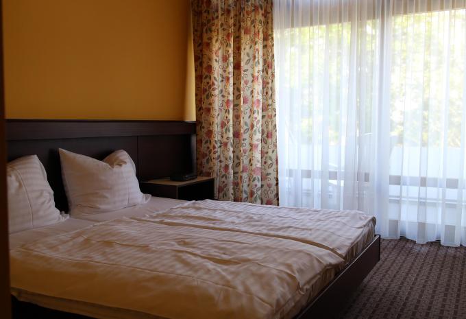 Zimmerbeispiel: Standard Doppelzimmer Balkon