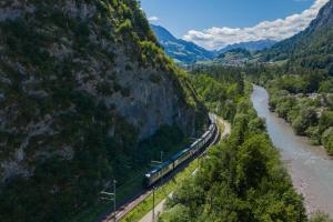 Schweiz - GoldenPass Tour Berge & Seen kurz- Zugrundreise