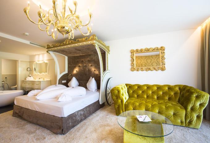 Zimmerbeispiel, Junior Suite Deluxe Balkon "Royal"