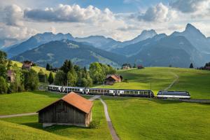 Schweiz - GoldenPass Tour Berge & Seen lang - Zugrundreise