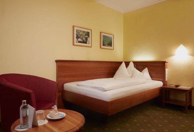 Zimmerbeispiel: Einzelzimmer Zimmerbeispiel: Einzelzimmer