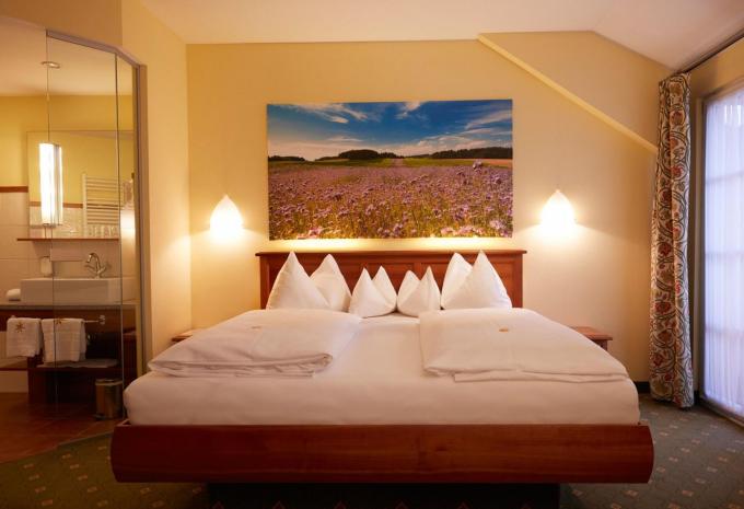 Zimmerbeispiel: Doppelzimmer Zimmerbeispiel: Doppelzimmer