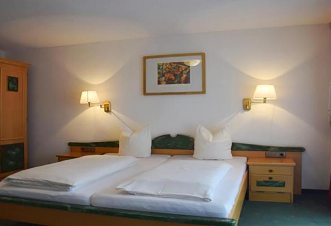 Zimmerbeispiel: Dreibettzimmer Classic Balkon