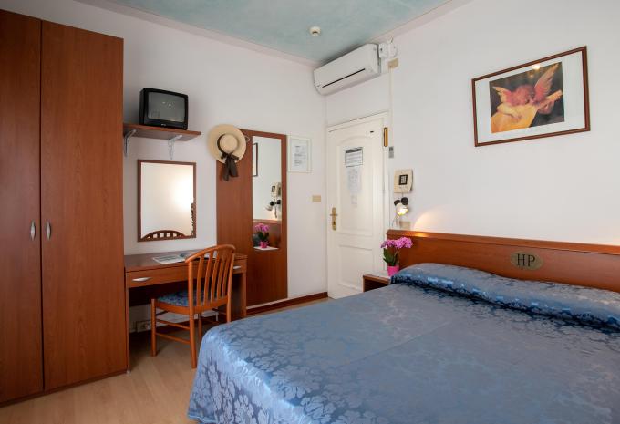 Zimmerbeispiel, Doppelzimmer (DZ) „Standard Balkon“