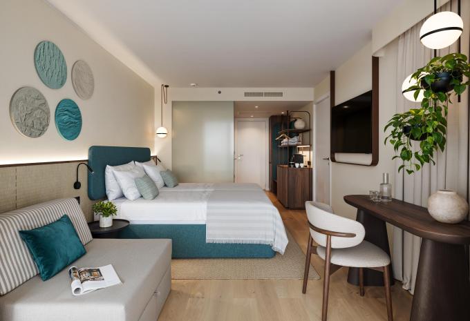 Zimmerbeispiel, Doppelzimmer (DZ) „Meerseite 2+1 Balkon SU3SB“