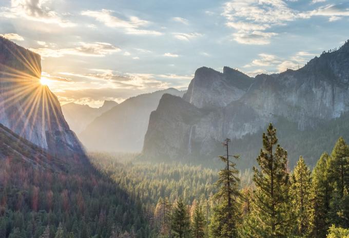 Sonnenaufgang im Yosemite Nationalpark