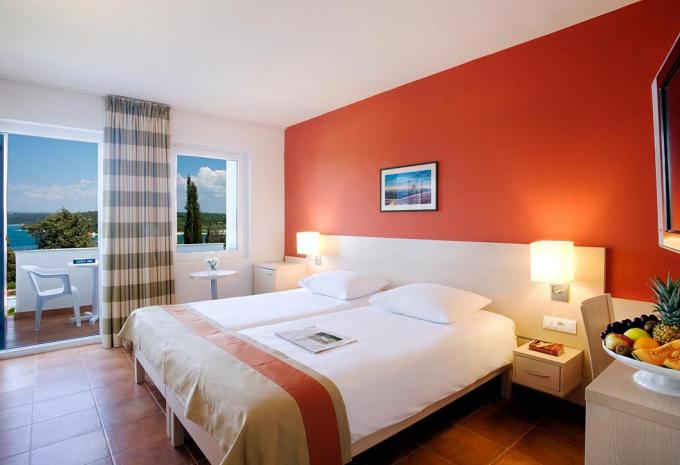 Zimmerbeispiel, Doppelzimmer (DZ) „Balkon Meerseite 2 STSB“