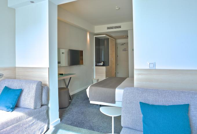 Zimmerbeispiel, Familienzimmer (FZ) „Terrasse Meerseite“