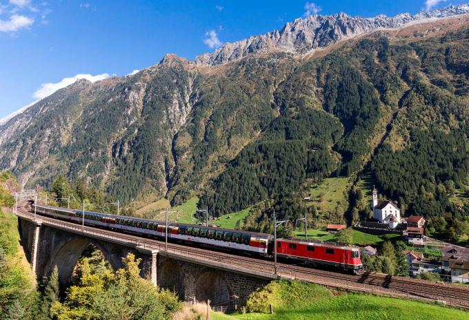 Gotthard-Panorama-Express 