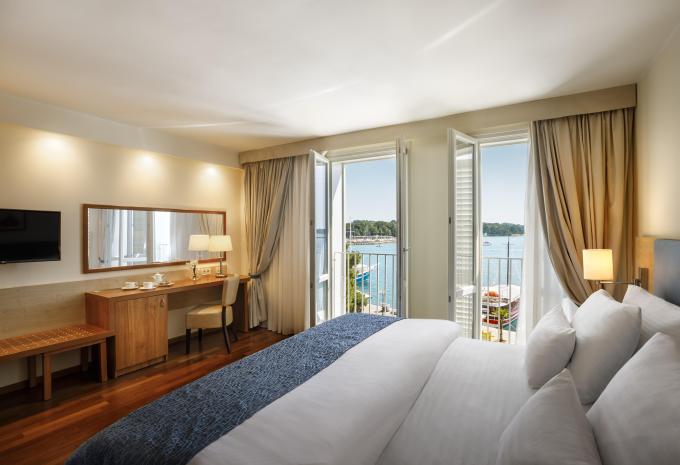 Zimmerbeispiel, Doppelzimmer Meerblick "2 SU2V"