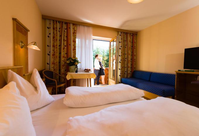 Zimmerbeispiel, Doppelzimmer (DZ) „Standard Balkon Terrasse“