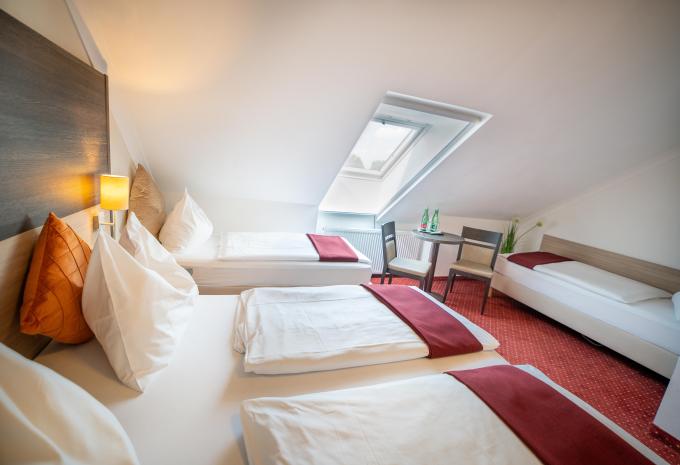 Zimmerbeispiel: Standard Vierbettzimmer