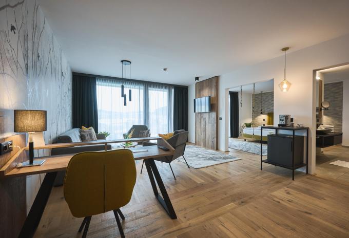 Zimmerbeispiel, Deluxe Suite Balkon