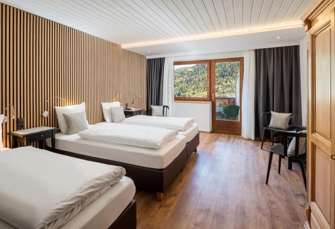 Zimmerbeispiel: Economy Dreibettzimmer Balkon