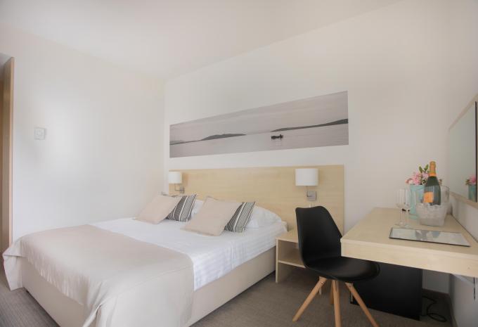 Zimmerbeispiel, Standard Doppelzimmer Balkon Meerseite