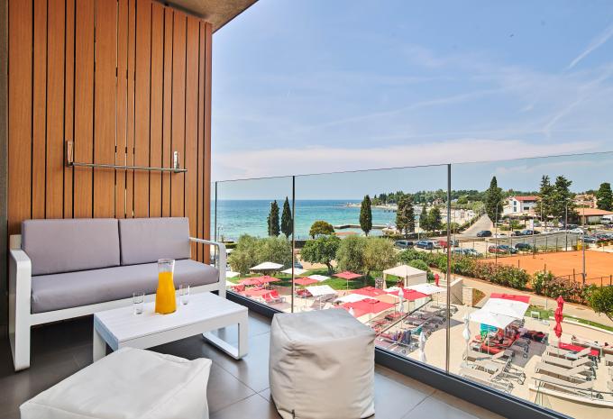 Zimmerbeispiel Familienzimmer „Premium Meerblick F4BM“