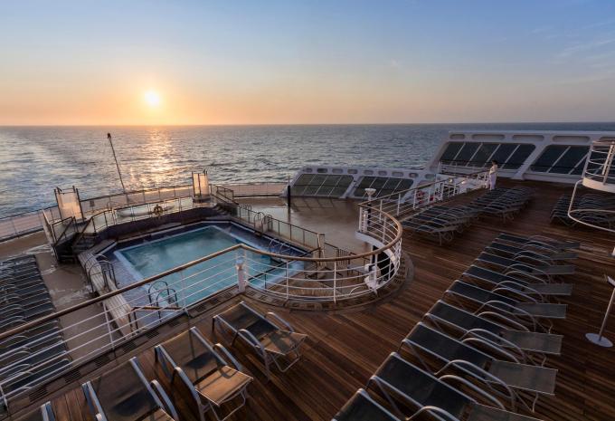 Queen Mary 2