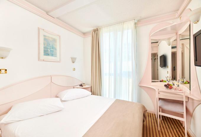 Zimmerbeispiel, Doppelzimmer (DZ) „Economy Parkseite E2F“