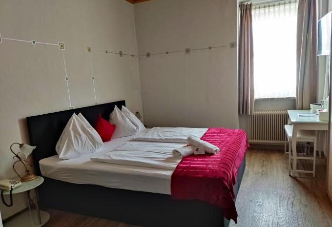 Zimmerbeispiel: Standard Doppelzimmer "Bergblick"