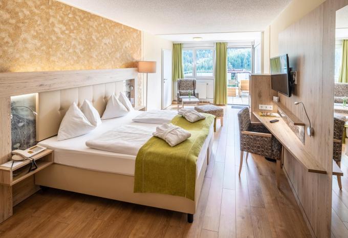 Zimmerbeispiel, Doppelzimmer (DZ) „Balkon Seeblick Turacher See“