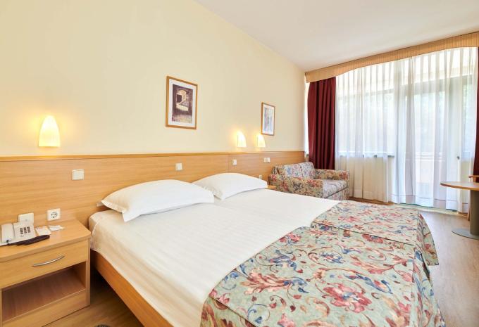 Zimmerbeispiel, Doppelzimmer (DZ) „Superior Balkon Parkblick S3BP“