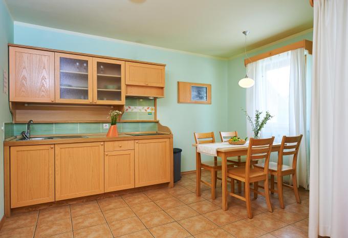 Zimmerbeispiel Appartement „Terrasse Nebenhaus A4“