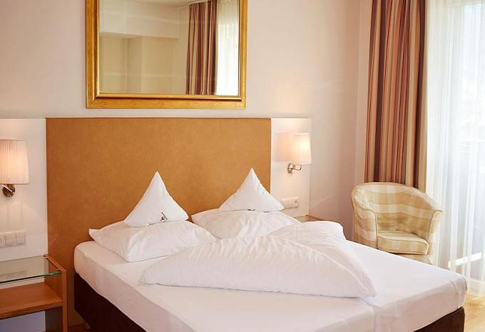 Zimmerbeispiel: Doppelzimmer Deluxe Balkon