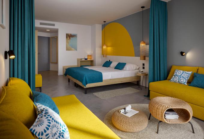 Zimmerbeispiel, Doppelzimmer (DZ) „Superior 2+2 Balkon CL4PB"