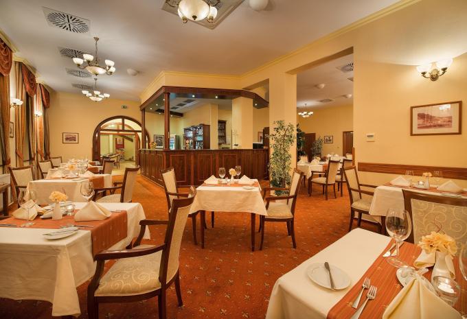 Hluboka nad Vltavou / Nähe Budweis