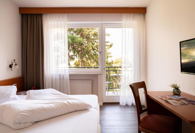 Zimmerbeispiel, Doppelzimmer (DZ) „Standard Balkon/Terrasse Flair“