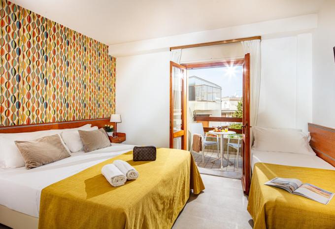 Zimmerbeispiel Dreibettzimmer Classic mit Balkon