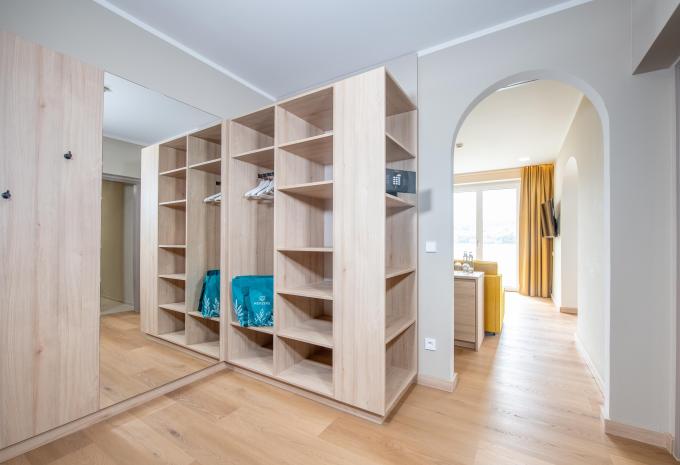 Zimmerbeispiel: Junior Suite Deluxe Balkon "Seeblick"