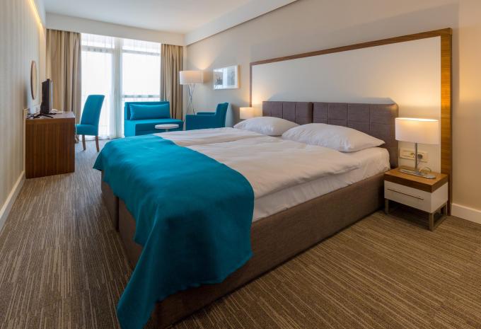 Zimmerbeispiel, TW02 Superior Zweibettzimmer Balkon Meerblick S2MB