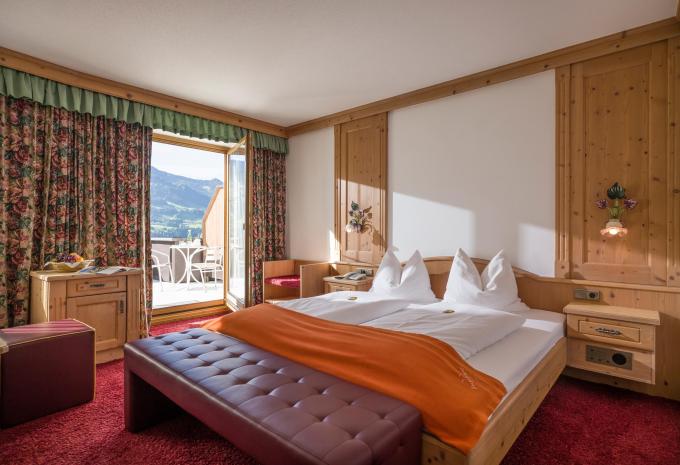 Zimmerbeispiel: Vierbettzimmer Extra Balkon Talblick