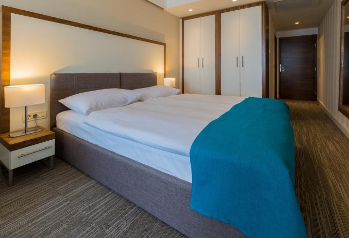 Zimmerbeispiel, TW02 Superior Zweibettzimmer Balkon Meerblick S2MB