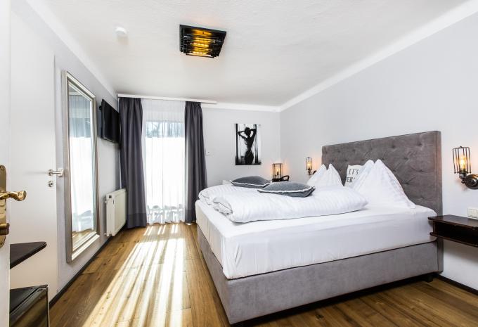 Zimmerbeispiel: Einzelzimmer Balkon