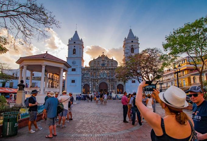 Plaza de la Catedral, Panama City