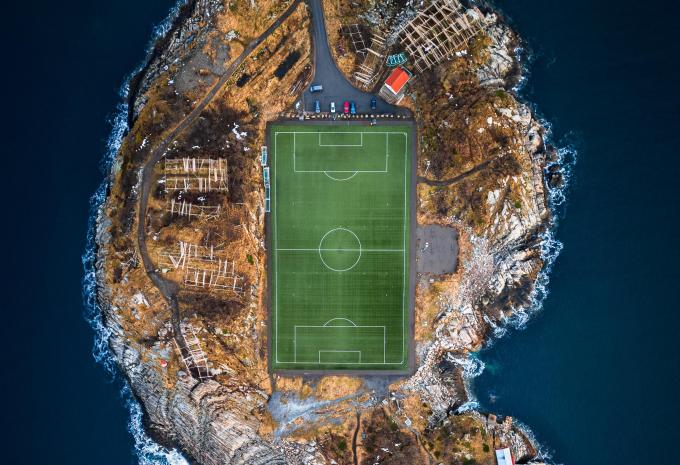 Fußballplatz von Henningsvær