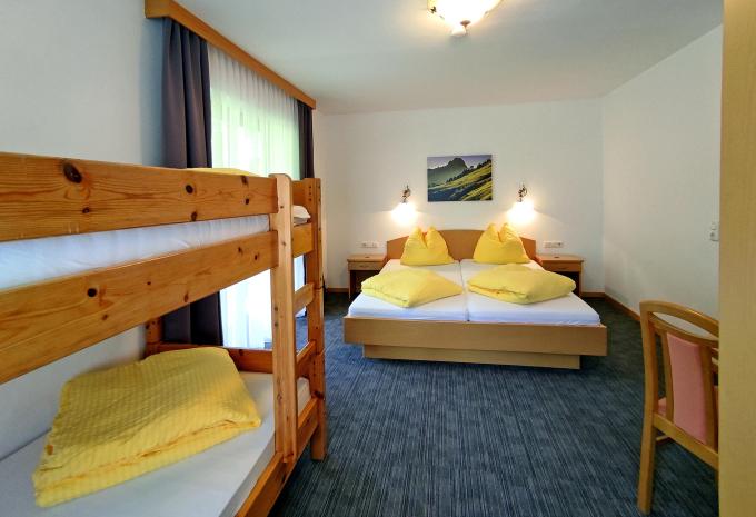 Zimmerbeispiel: Superior Mehrbettzimmer