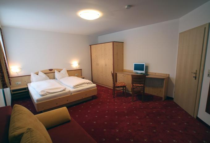 Zimmerbeispiel: Dreibettzimmer