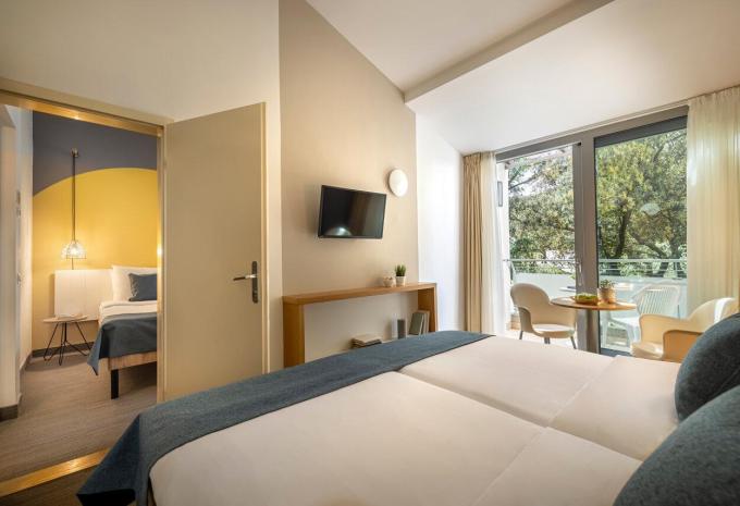 Zimmerbeispiel, Superior Familienzimmer Balkon oder Terrasse '4+2'