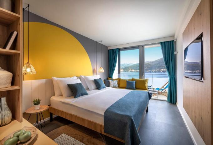 Zimmerbeispiel, Superior Doppelzimmer Balkon oder Terrasse, Meerseite '2+1'