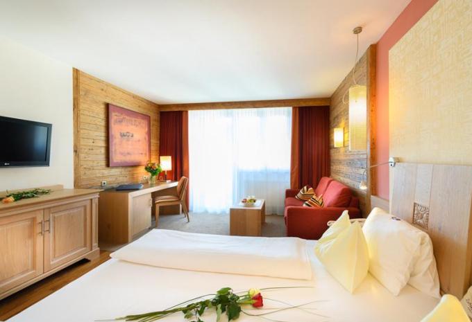 Zimmerbeispiel, Dreibettzimmer Deluxe Balkon/Terrasse De Luxe/Royal