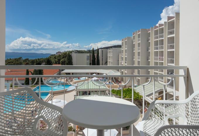 Zimmerbeispiel, Standard Doppelzimmer Balkon Meerseite