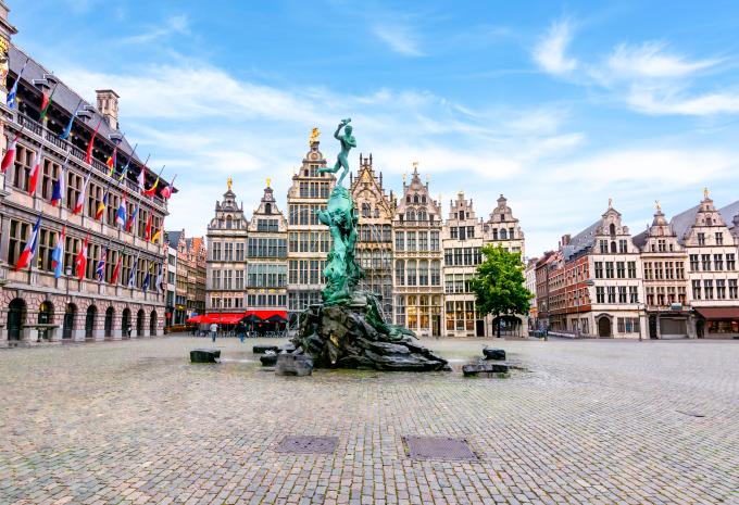 Antwerpen - Marktplatz mit Brabo-Brunnen