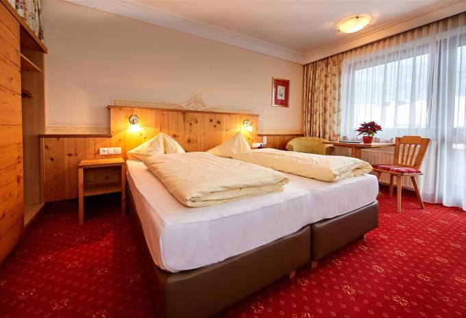 Zimmerbeispiel: Standard Doppelzimmer Balkon