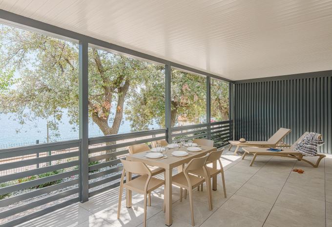 Zimmerbeispiel, Superior Mobile Home Terrasse Meerblick "Olive"