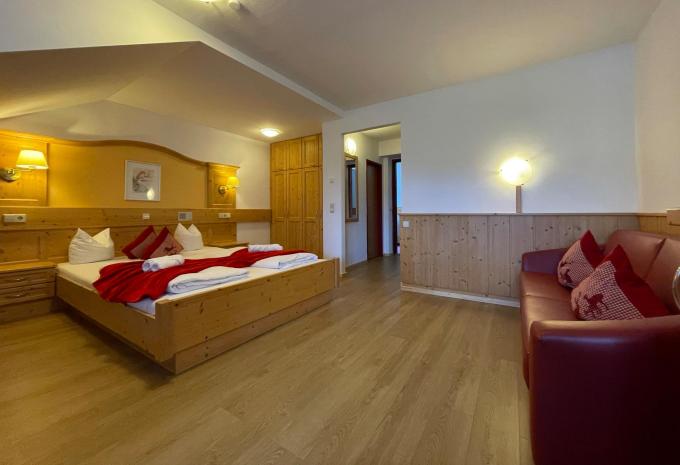 Beispielansicht Vierbettzimmer "Standard Balkon"