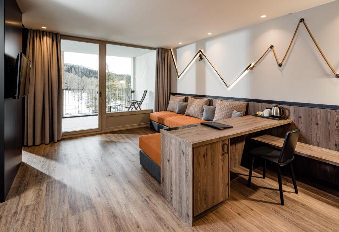 Zimmerbeispiel, Suite standard Balkon Latemar