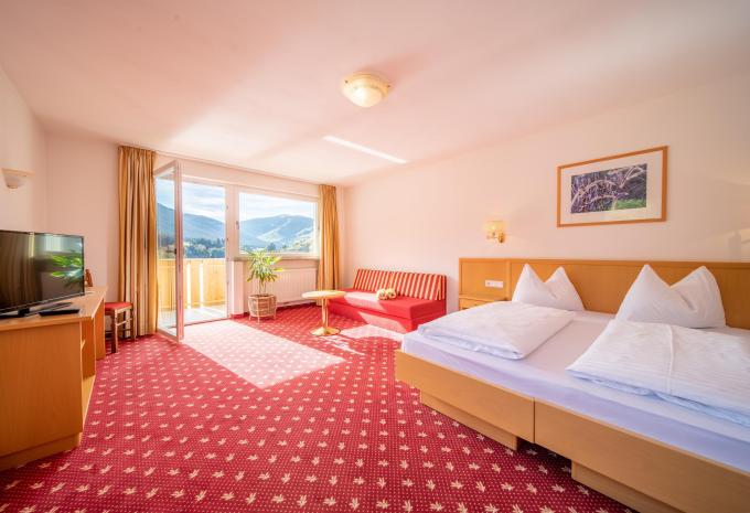 Zimmerbeispiel, Mehrbettzimmer Balkon Seeblick